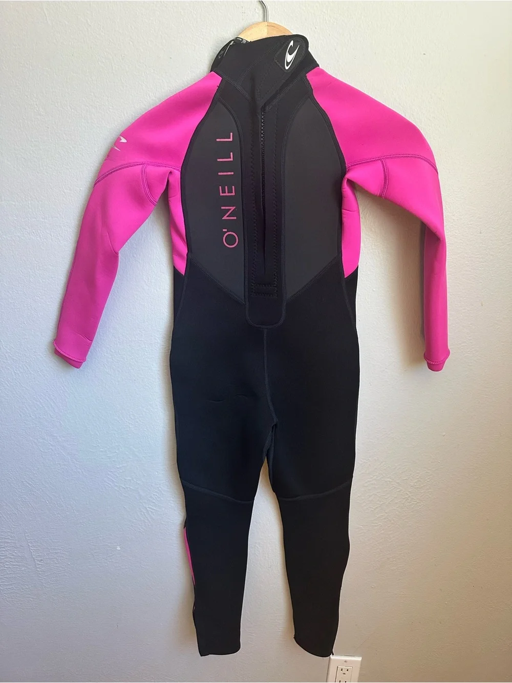 O’Neill Reactor II Youth Size 8 Pink Black 3/2mm Full Surf Wetsuit
